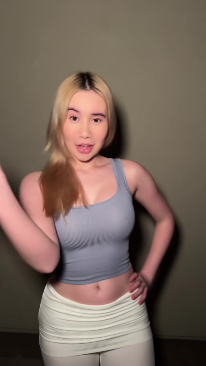Lil Tay’s new video shows off her huge boobs!!!
