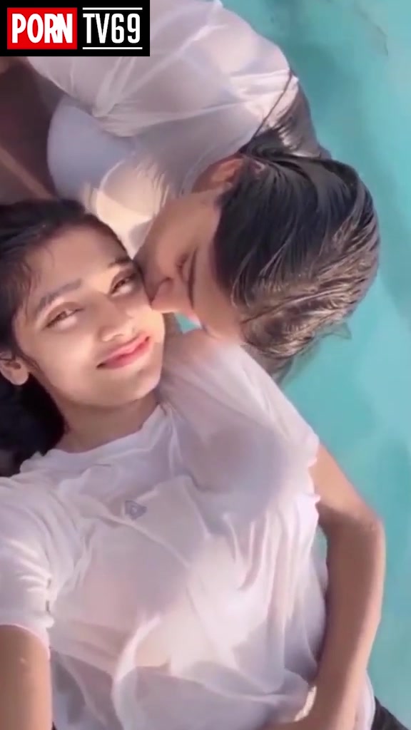 Pakistani actress Aina Asif viral lesbian video in the pool!!!